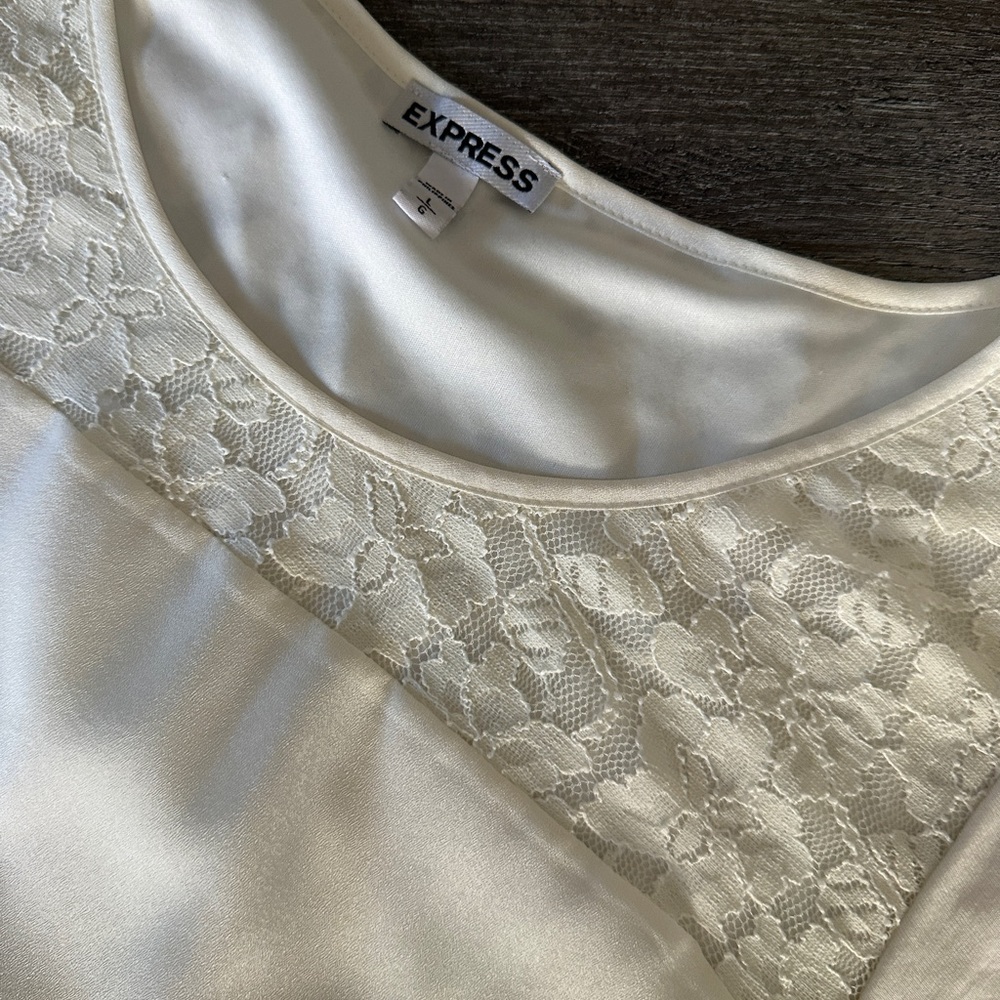Express Cream Top - Picture 2 of 3